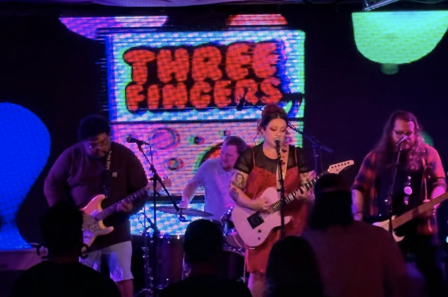 LIVE BANDS! Three Fingers / Straight to Video / Small Yards