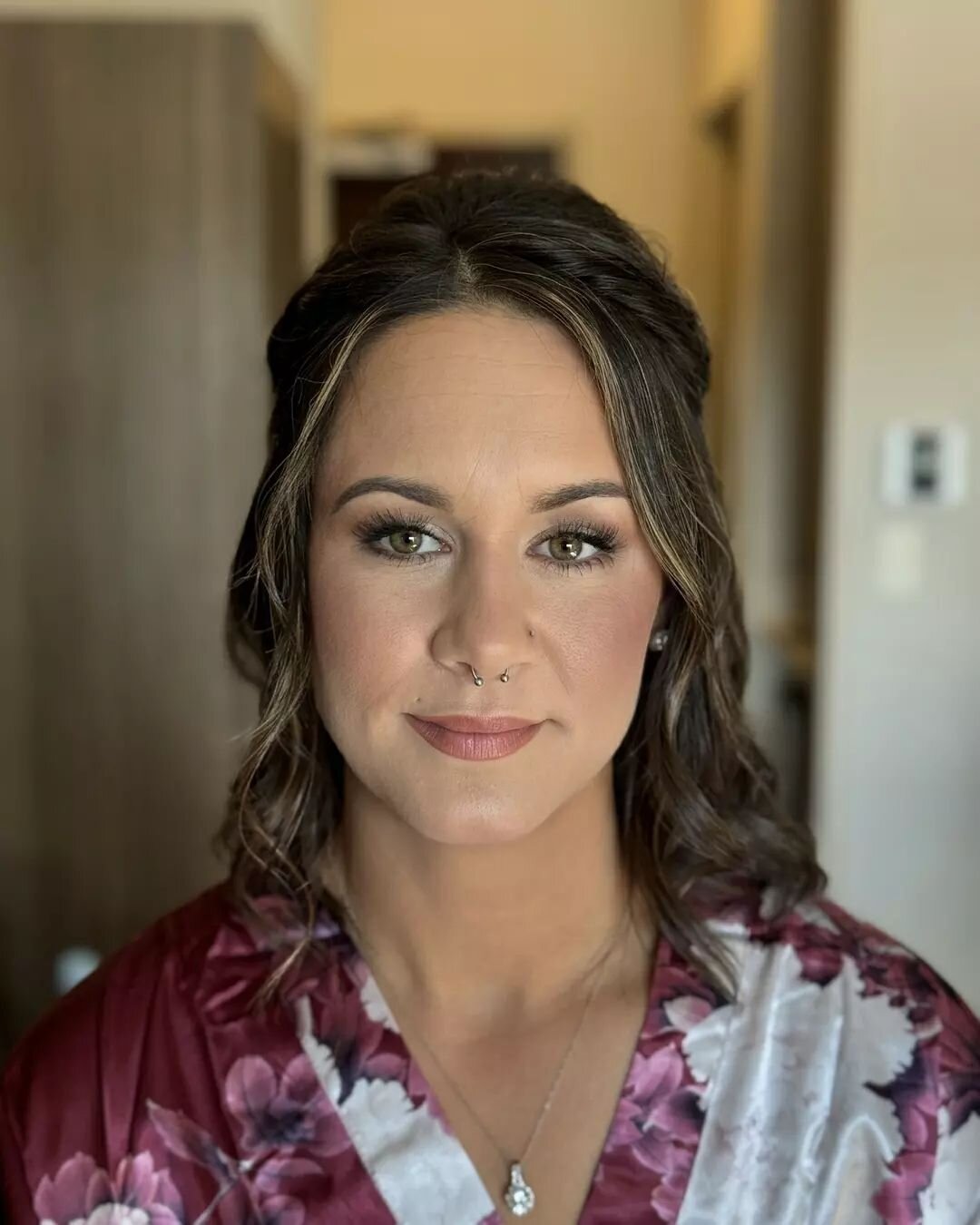 😍✨💕
.
.
.
#filterfree #flawless #cosmakery #glam #makeupglam #brownhairmakeup #travelbeautyteam #detroitweddings #hairandmakeupteam #michiganweddings #eventmakeup #bridalmakeup