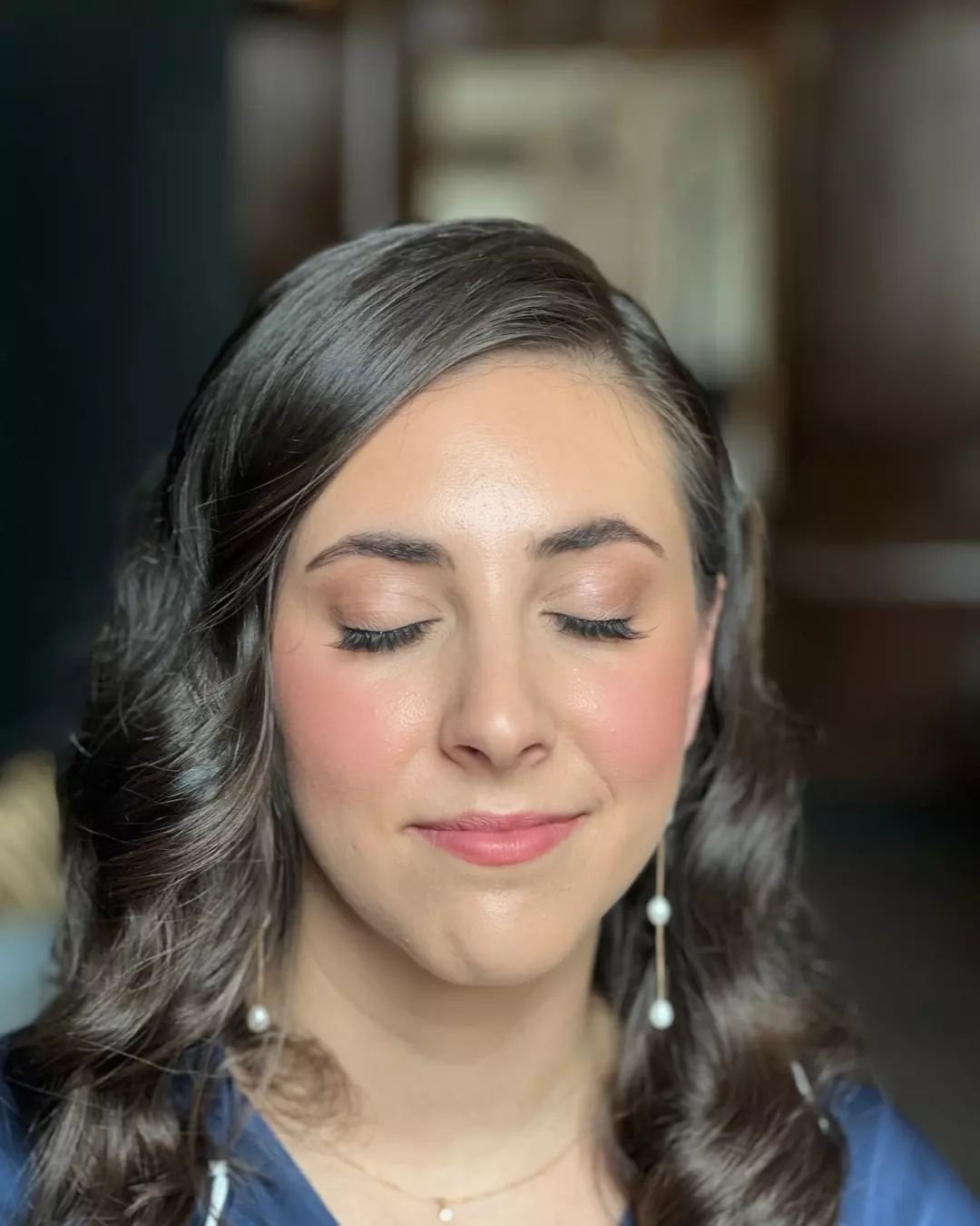 a perfect spring wedding makeup look! Loving the soft pinks🌸💕
.
.
.
#filterfree #flawless #softpinkmakeup #cosmakery #stunning #travelbeautyteam #eventmakeup #bridalmakeup #detroitweddings