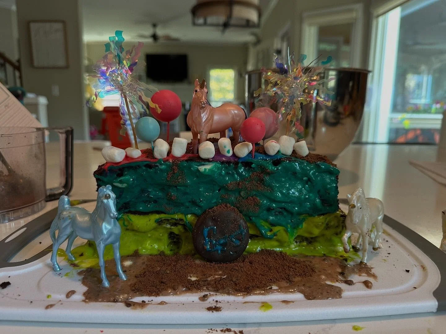 My 8 yo and I started watching The Great British Baking Show yesterday&hellip;so of course today she made a cake! She says she wants to be a baker because of the combination of two things she loves: science and creativity ❤️