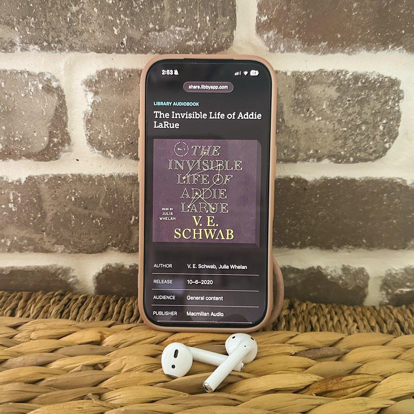 This book might be for you if you like a deep, soul-level read, magical realism, sweeping (but slow-burn) love stories, enjoyed The Time Travelers Wife (Audrey Niffenegger) or This Time Tomorrow (Emma Straub), love immersive and poetic writing, and/o