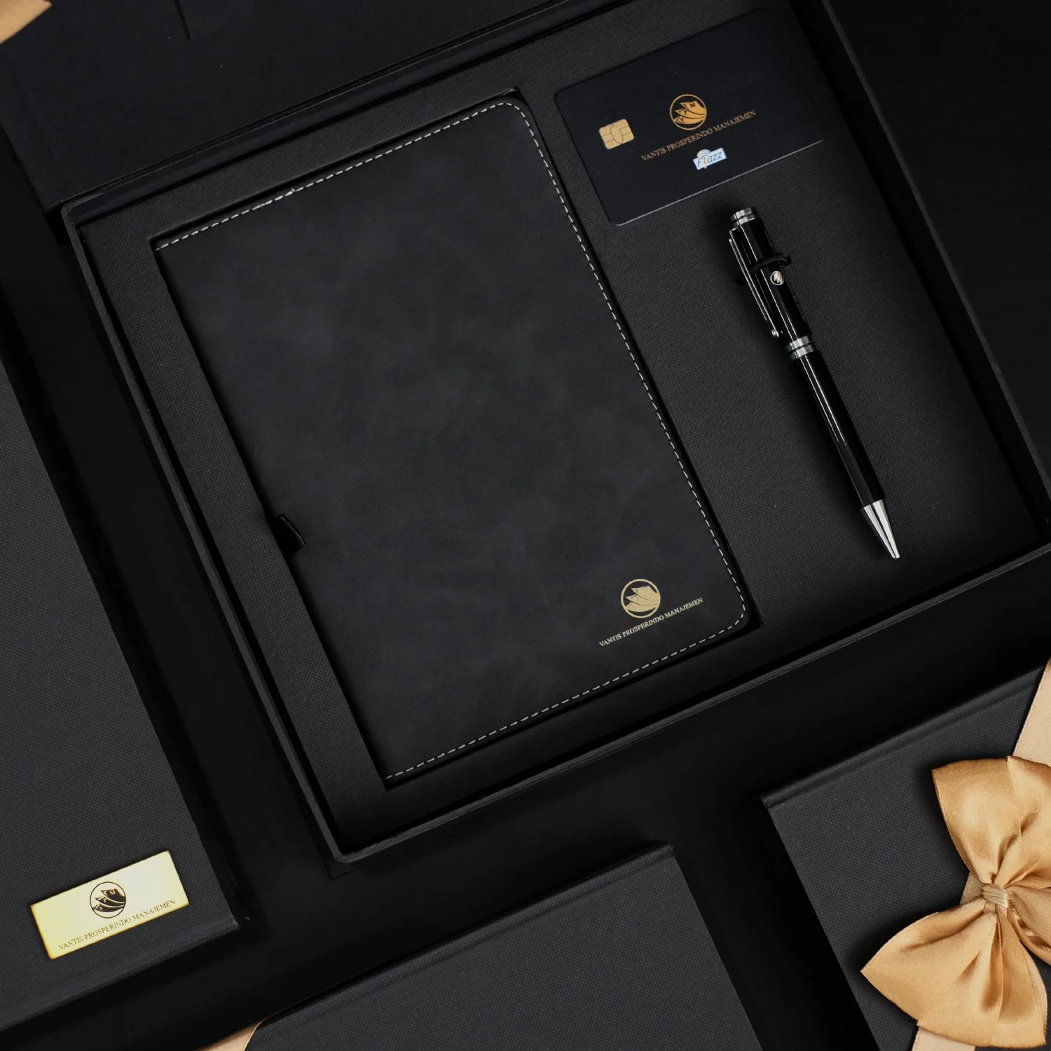 Boston Organizer — Walden Goods Co. | Premium Corporate Gift Solutions