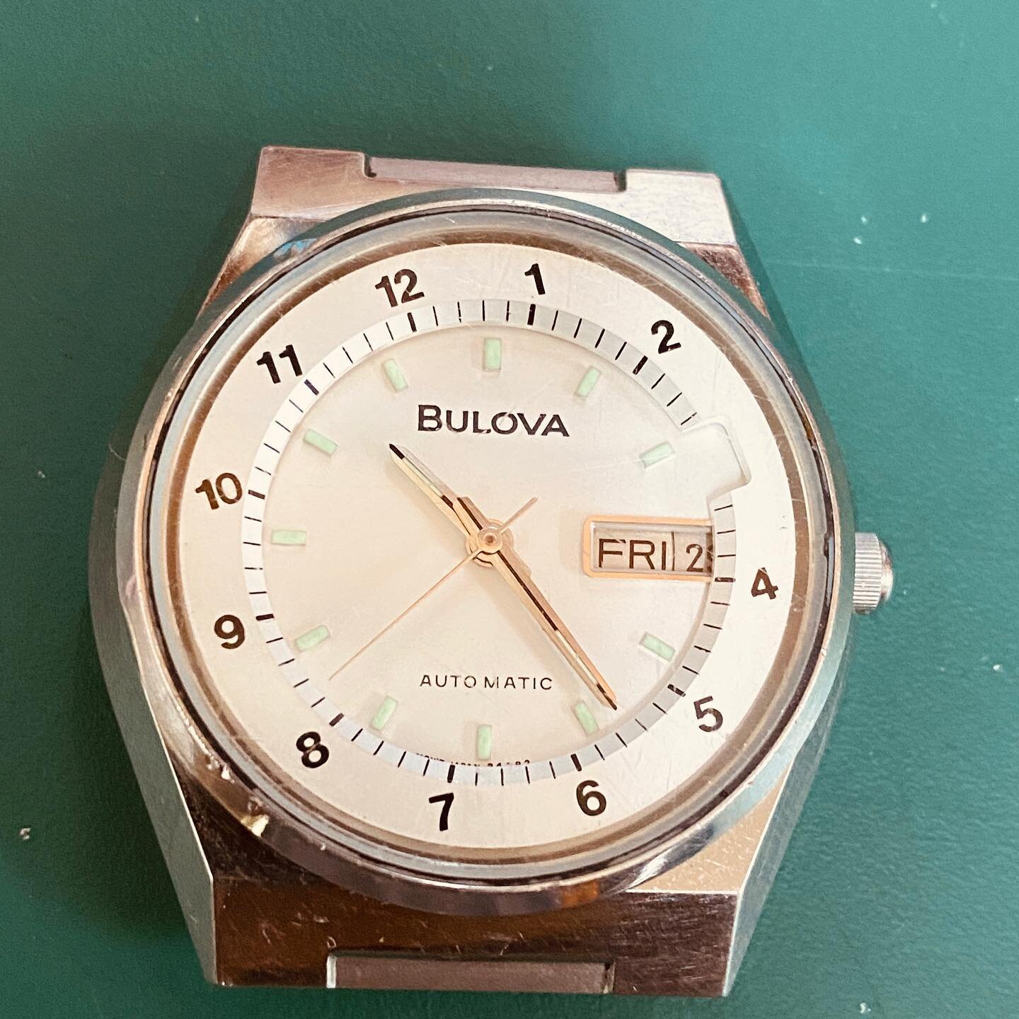 Bulova Date &amp; Day Automatic.
For Service &amp; Repair.
Polish case.
#bulovadiver666
#bulovamarinestar 
#bulovawatches
#bulovaaccutron 
#bulovavintage