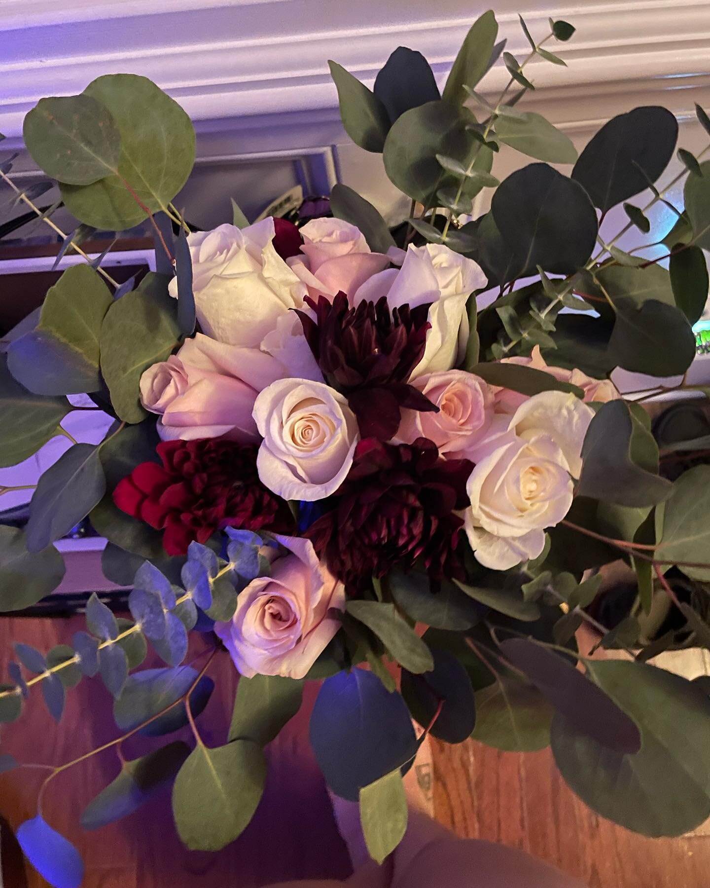 Bouquets bouquets bouquets! This color scheme is so dreamy ❤️💐