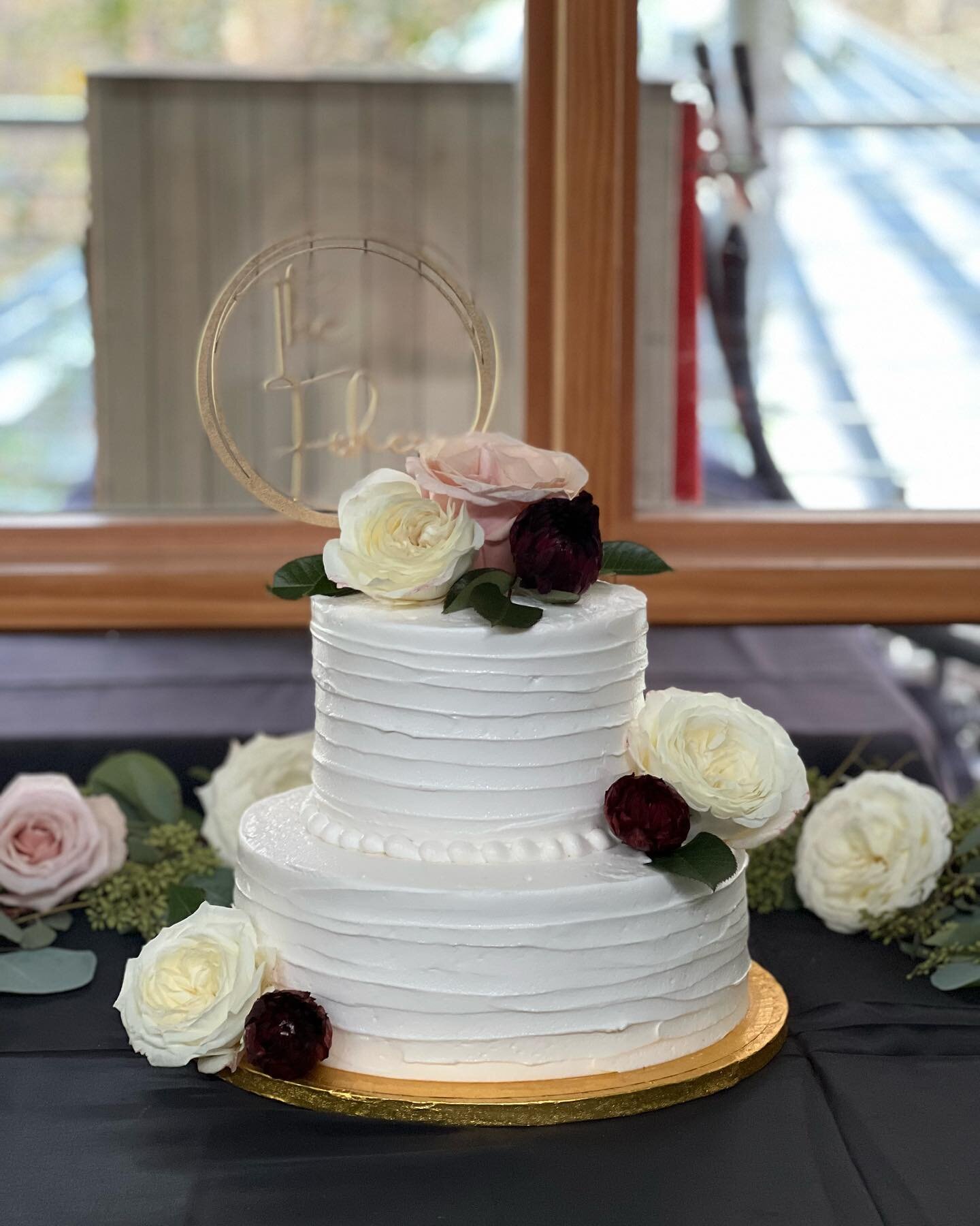 Congratulations to the Fishers! It was such a treat to create your florals for your big day. I hope it was everything you dreamed of 💐❤️