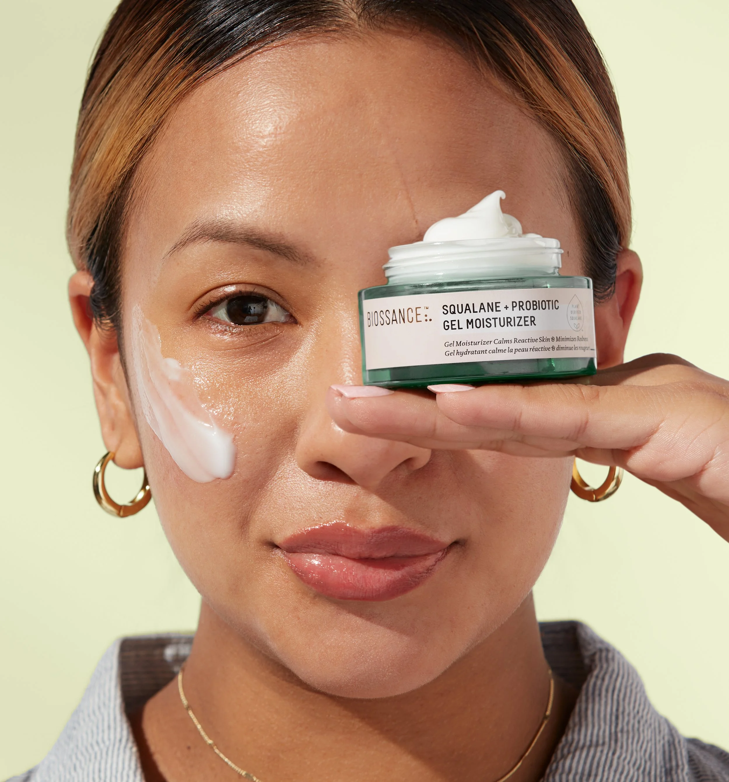 23_PH_BEAUTY_PROBIOTIC_MODEL+PRODUCT_V1.jpg