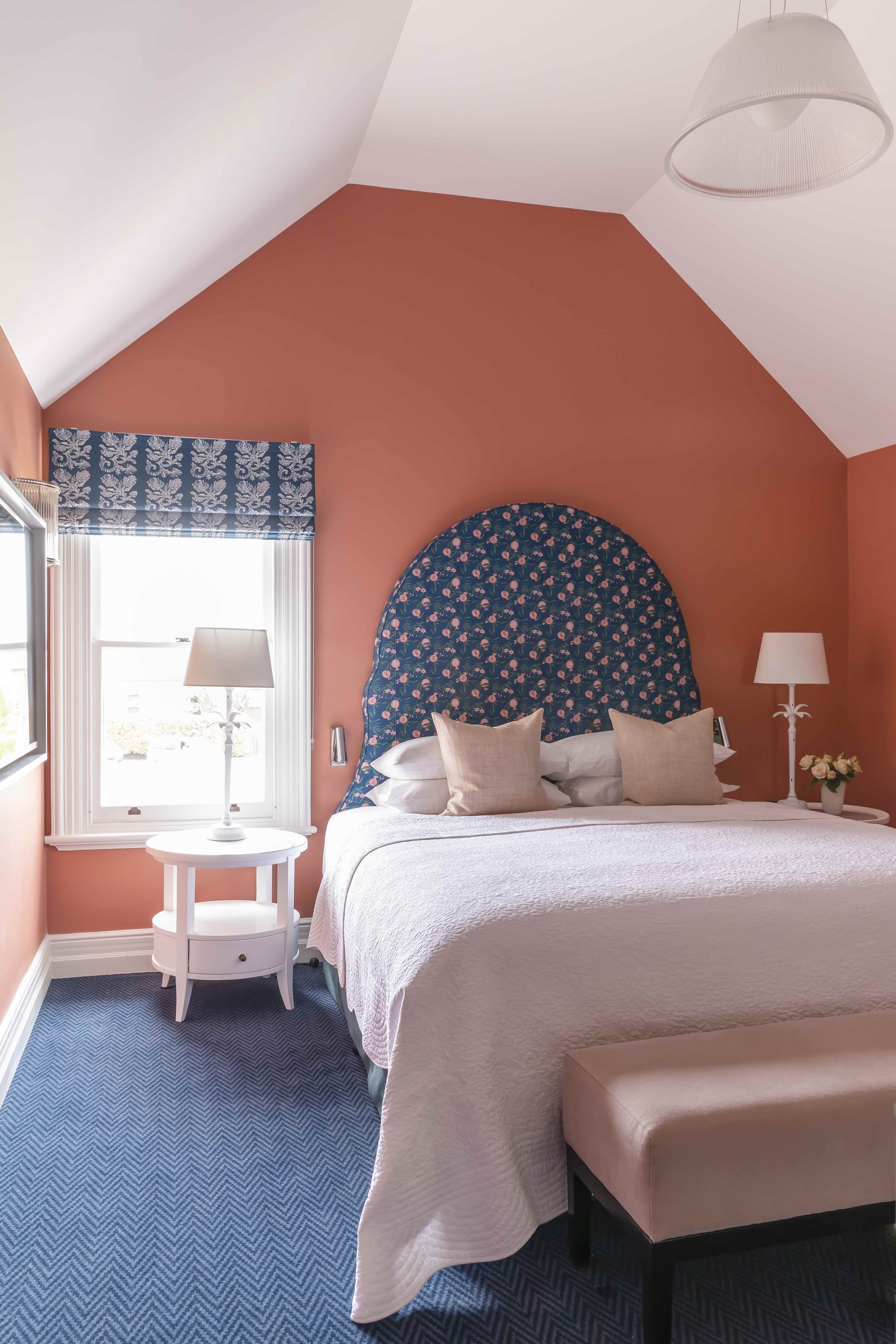 byng-st-hotel-orange-nsw-bedroom.jpg
