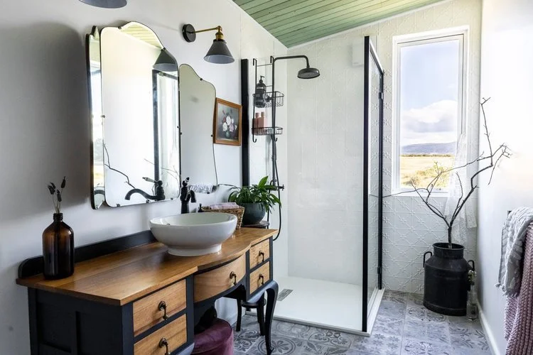Crooked_ChimneyAirBnB_tasmania.jpg