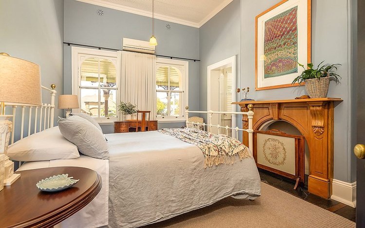 post_and_telegraph_bedroom1.jpg