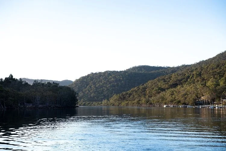 Riverbreeze_on_the_Hawkesbury_river.jpg