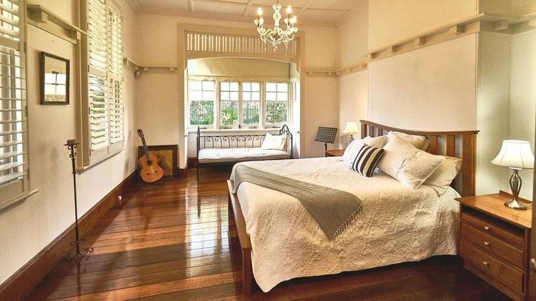 glenellyn-house-historic-stays-bedroom.jpg