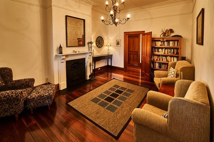 Library_glenellyn_house.jpg