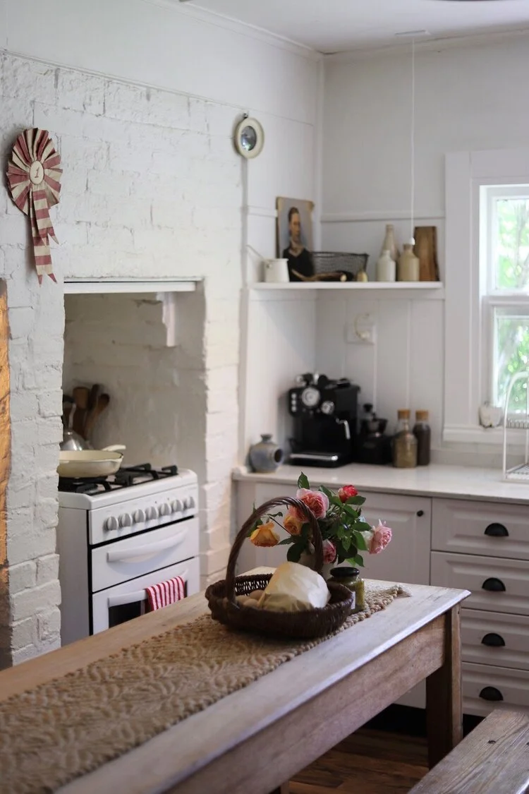 Country+Cottage+Vintage+Farmhouse+Kitchen-Bimlow+Cottage+NSW.jpg