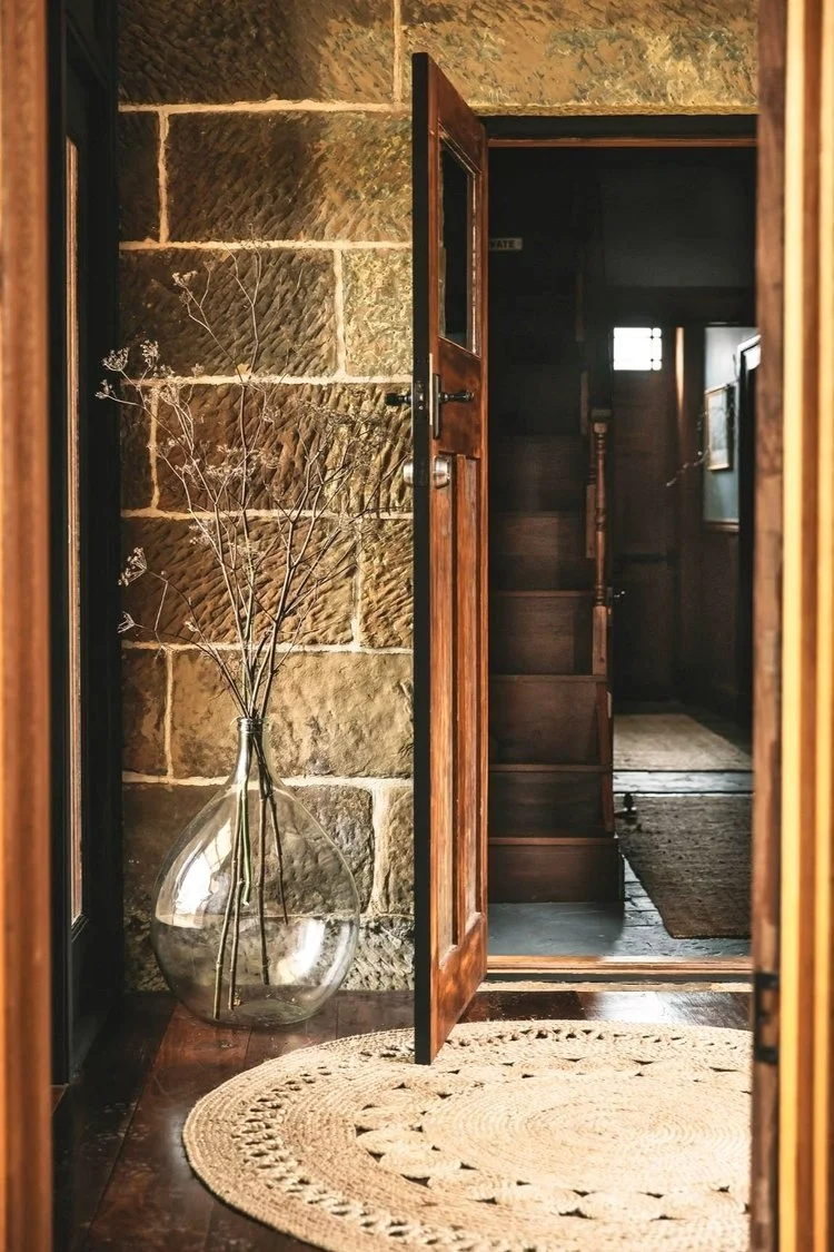 101_Oatlands_convict_sandstone_cottage.jpg