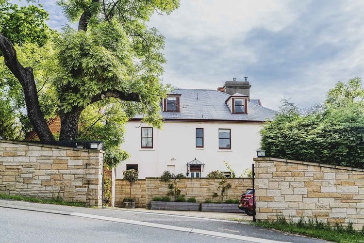 old_bishops_quarters_hobart_accommodation_historic_stays.jpg