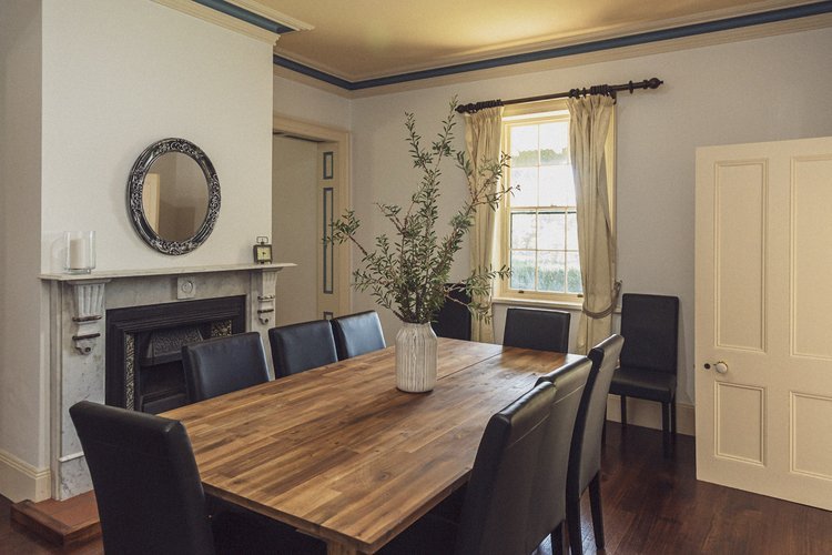 clayfield_homestead_tasmania_dining_room.jpg