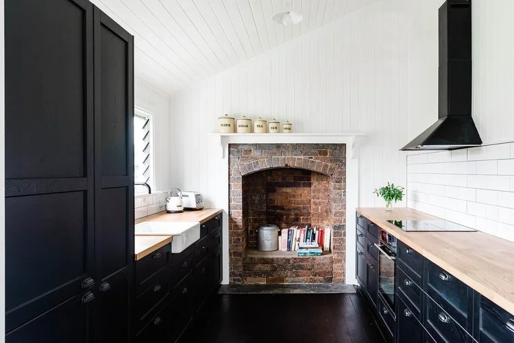 bridge+street+cottage-kitchen-fireplace.jpg