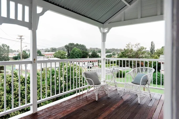 bridge+street+cottage-verandah-queenslander-airbnb.jpg