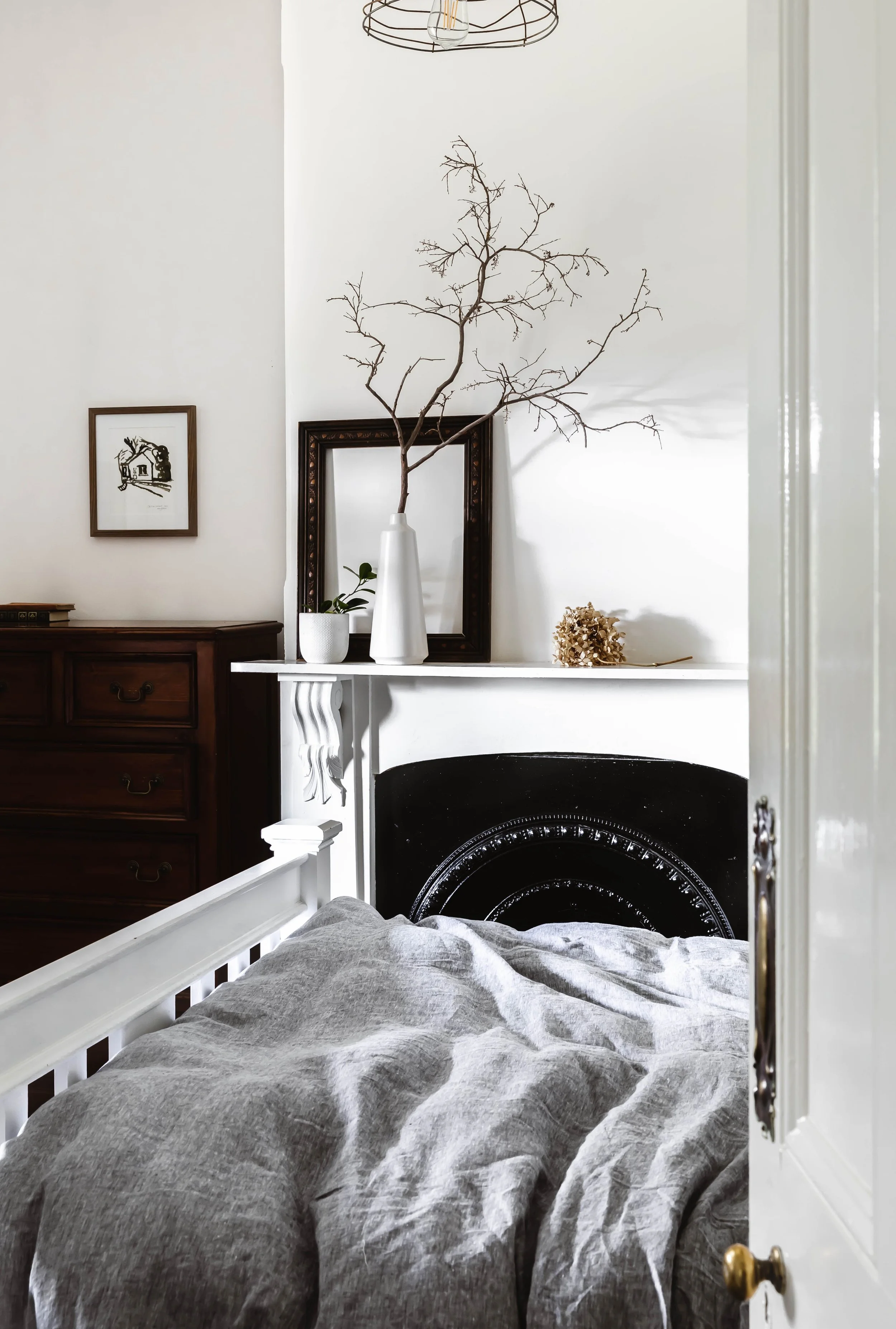 ode_to_the_orchard_bedroom.jpg