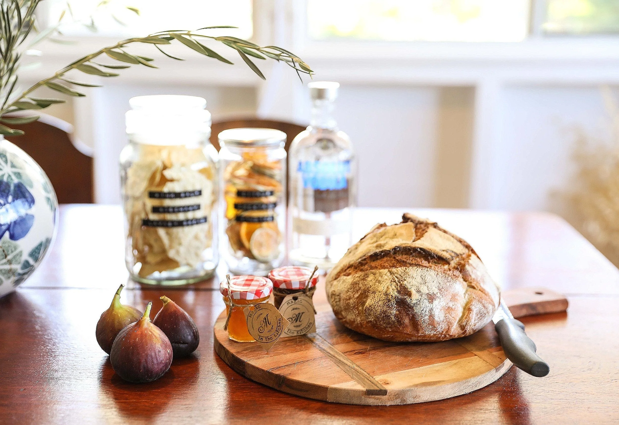 Lady_ethels_house_airbnb_queensland_breakfast.jpg