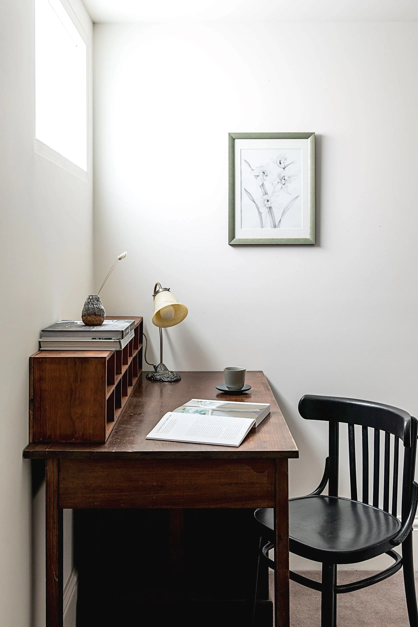 Belstone_Cottage_Launceston_historic_stays_desk.jpg