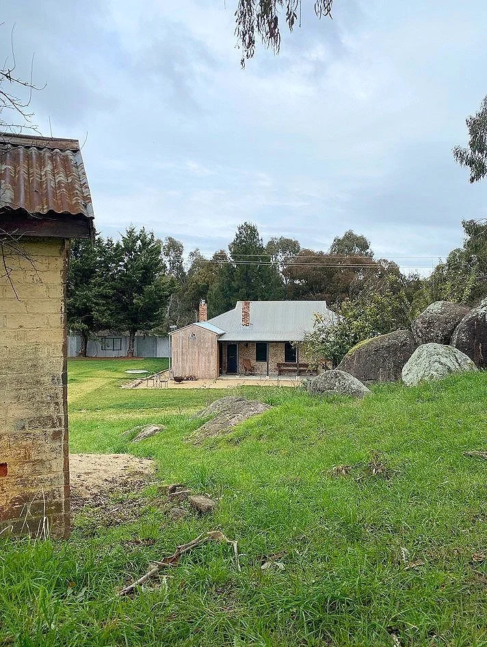 old+brick+pub_young+NSW_historic_accommodation.jpg