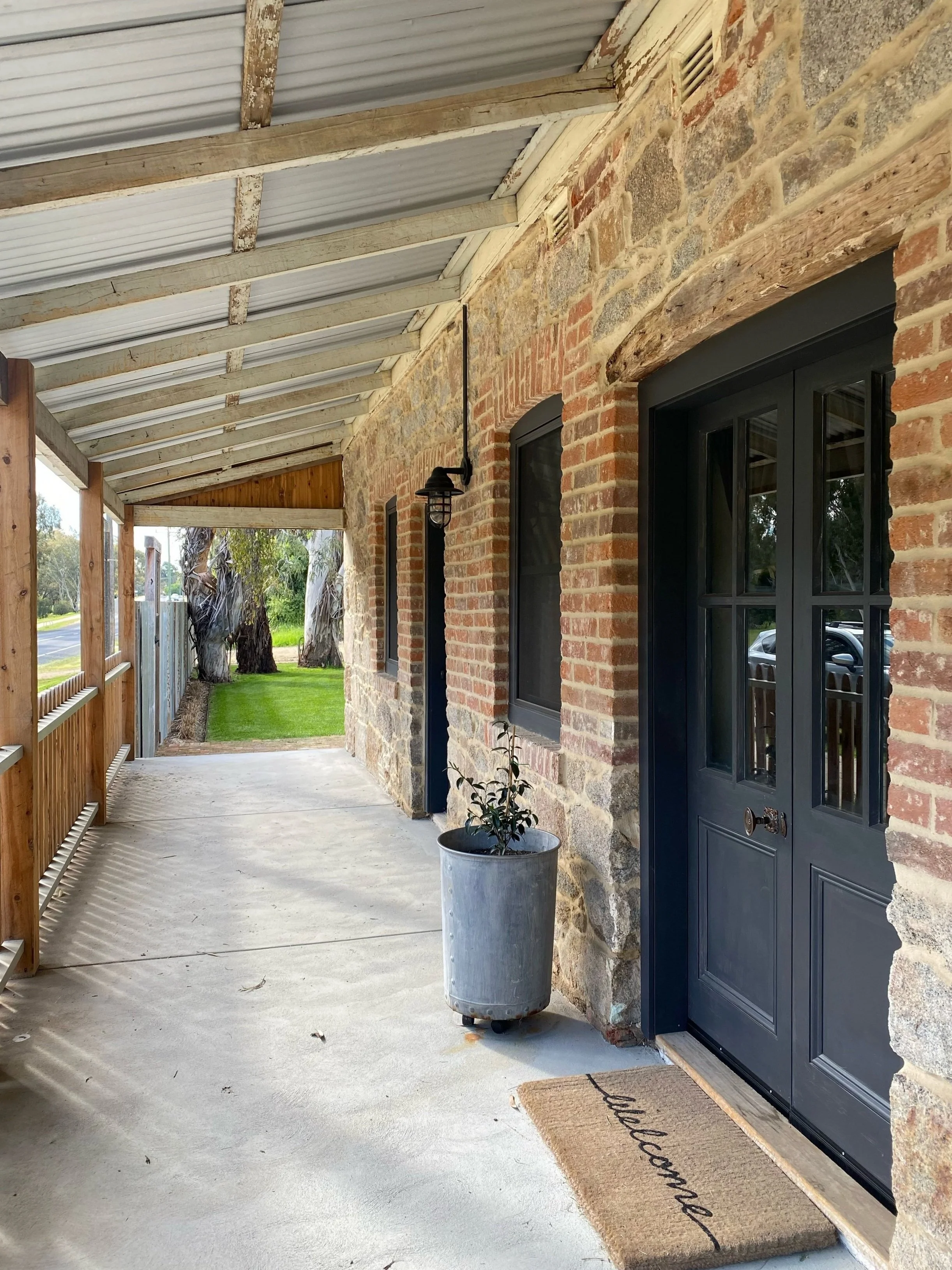 Old+Brick+Pub+NSW_front+entry.jpg