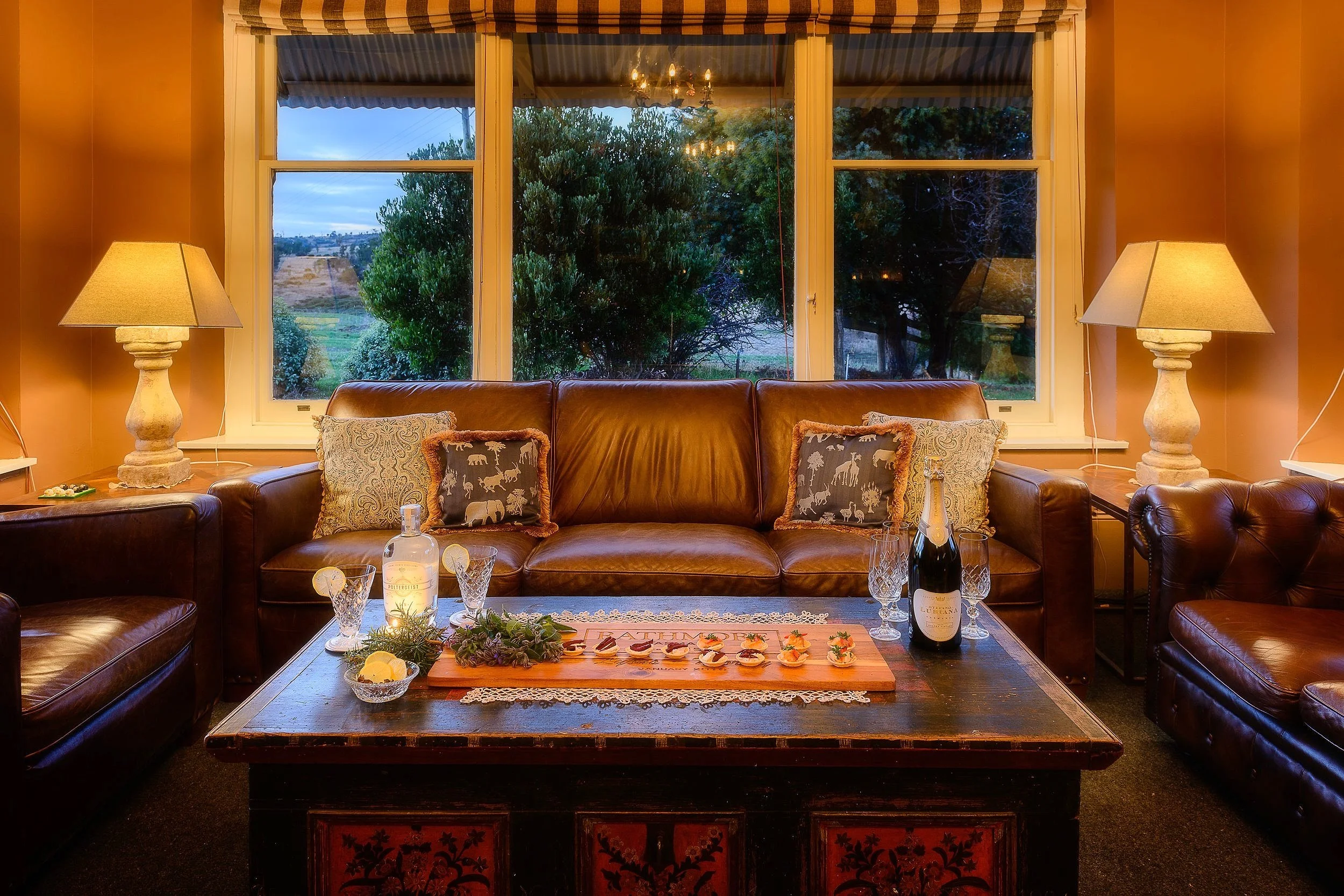 Rathmore+sitting+room+with+TV+and+fireplace.jpg
