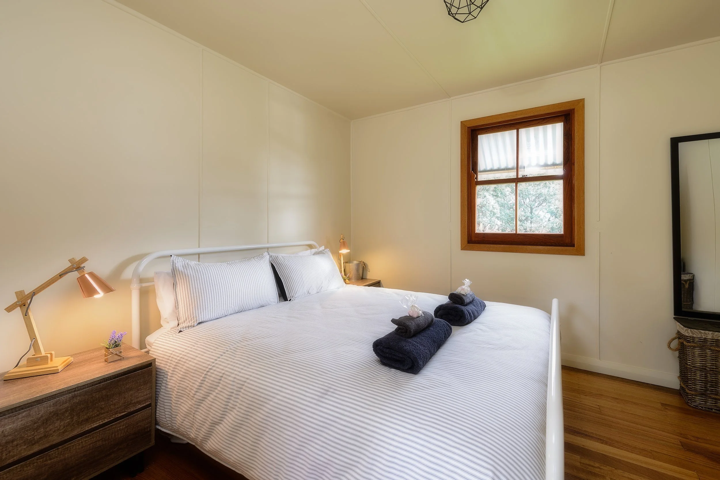 MERINO+QUEEN+WITH+ENSUITE+SHEARERS+QUARTERS+ROOM+3.jpg