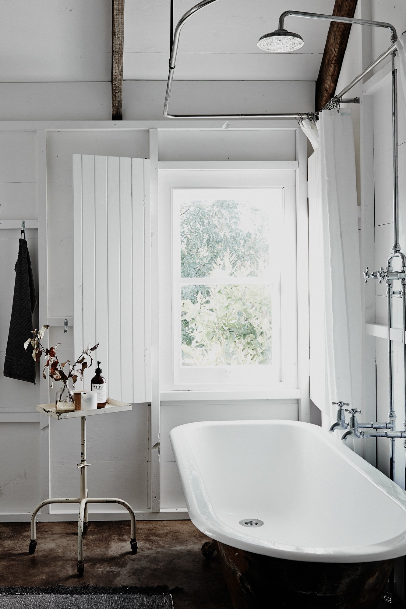 606a7ca19a08b6d5885381d6_bathing-3.jpg