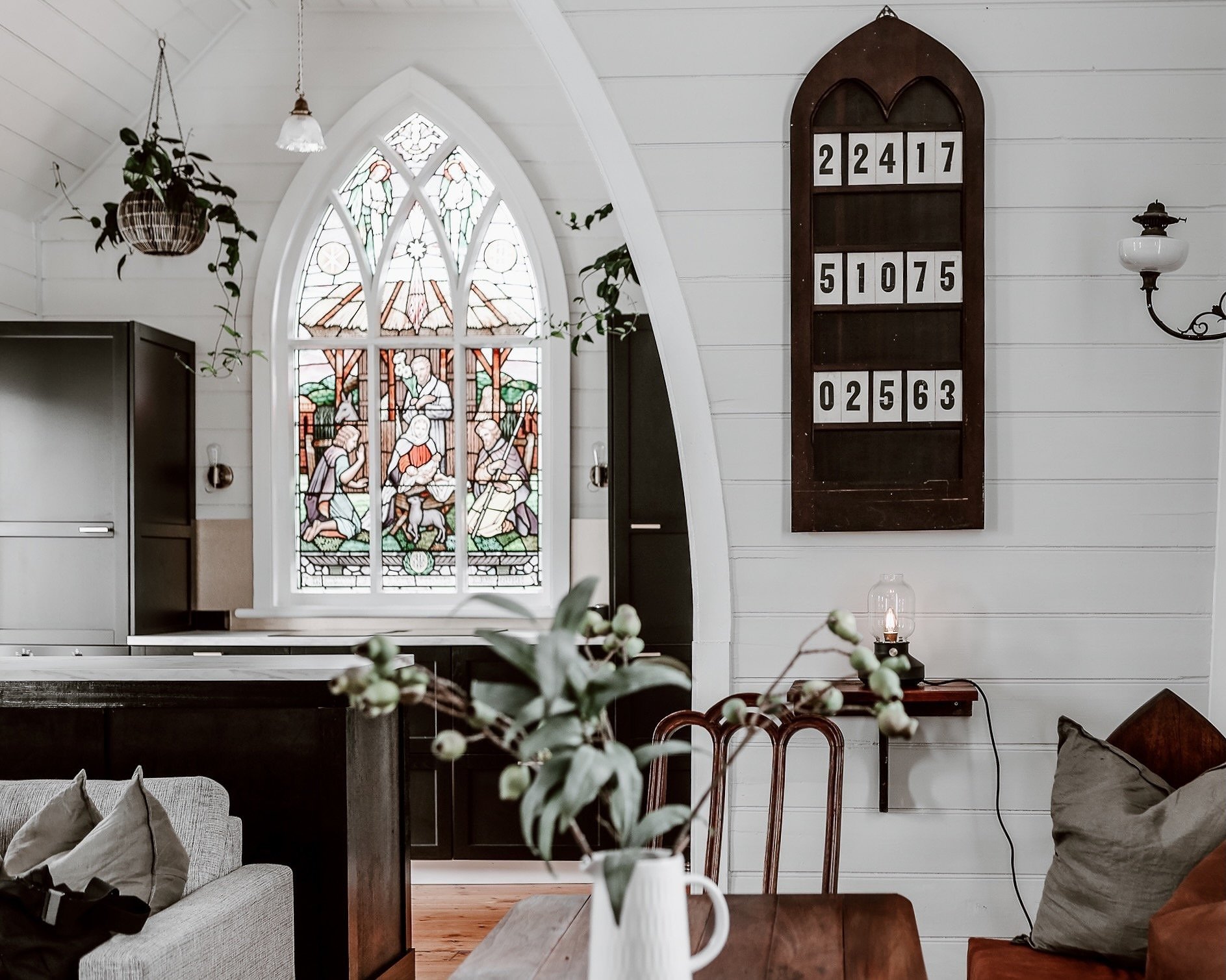 Feature+Stained+Glass+Window.jpg