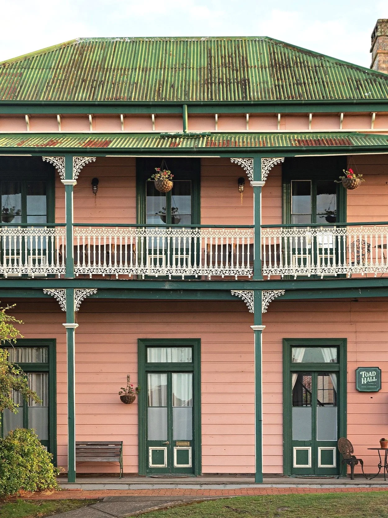 exterior_02.jpg