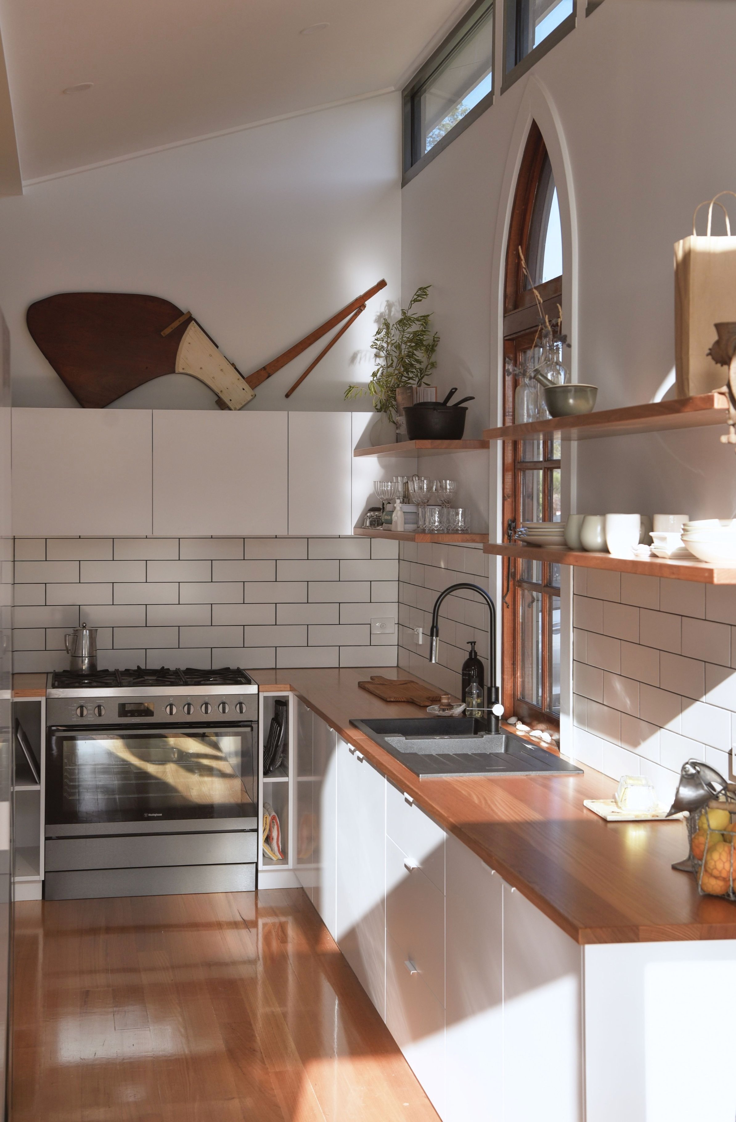 kitchen+w+oven+-+light+-+portrait.jpg