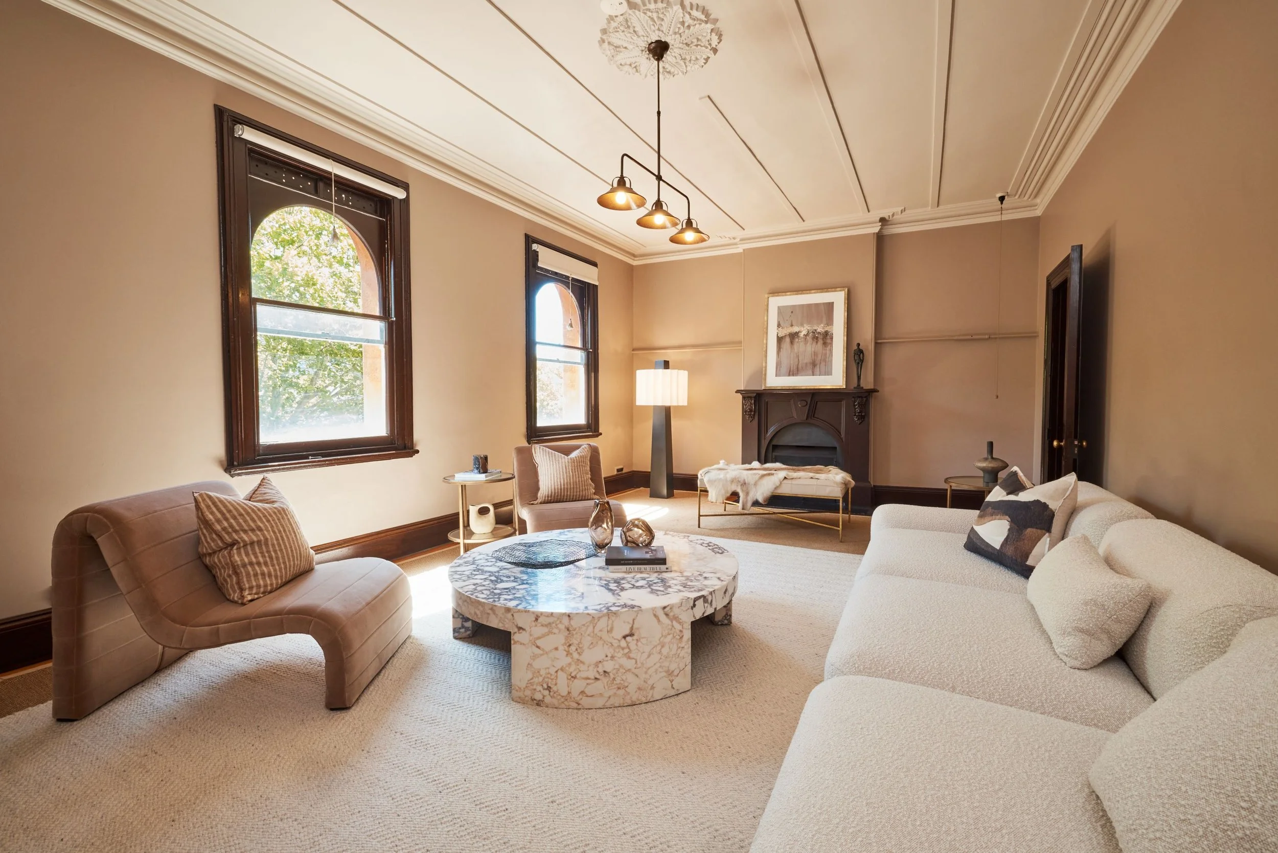 250120_Longs_Lane_Styled1728 v.1.jpg