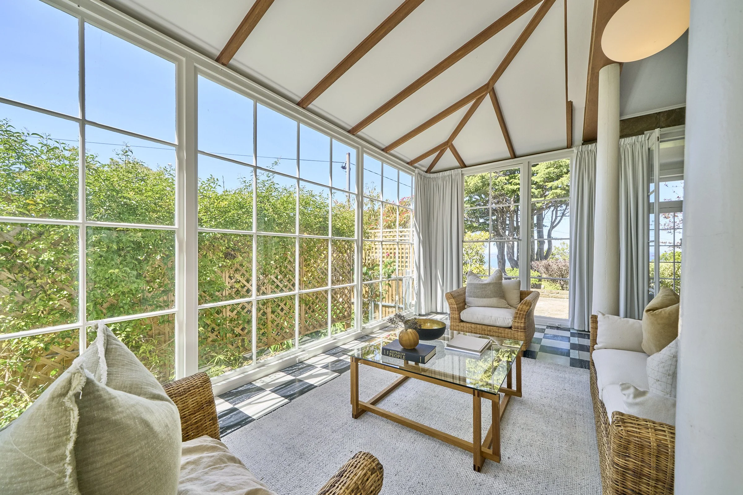 Stuart Stays For Sale - ‘Eskdalemuir’ c. 1985, 5 Muir Court, Mount Stuart, Hobart ...