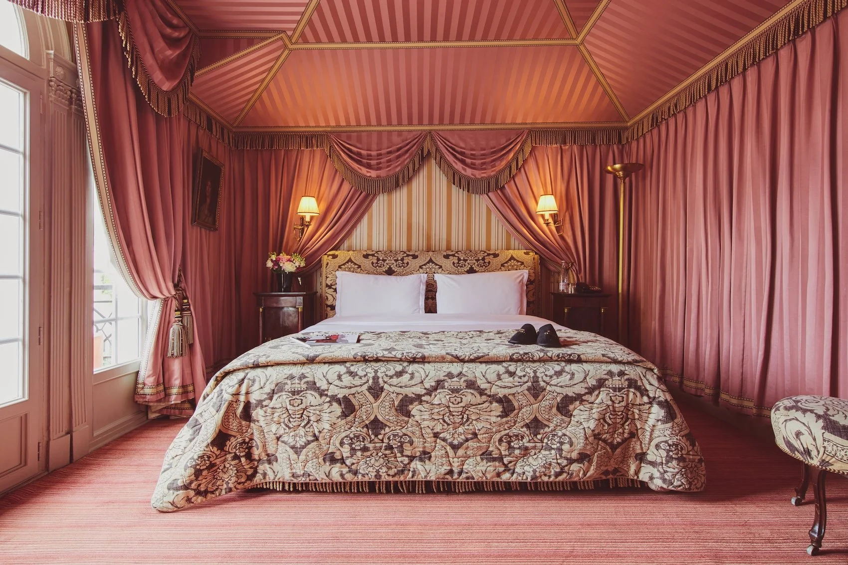 L'Hotel_Bedroom_Chic_La Reine Hortense (2).jpg