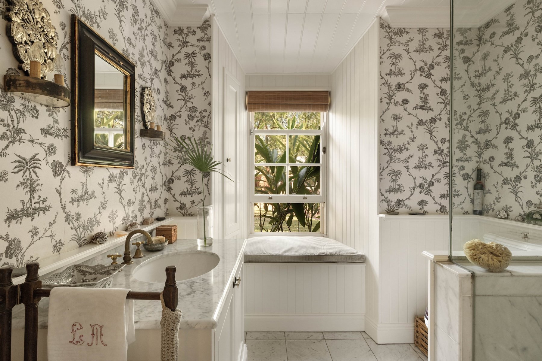 glenmore-house-100-130-moores-way-glenmore-nsw-bathroom.jpg