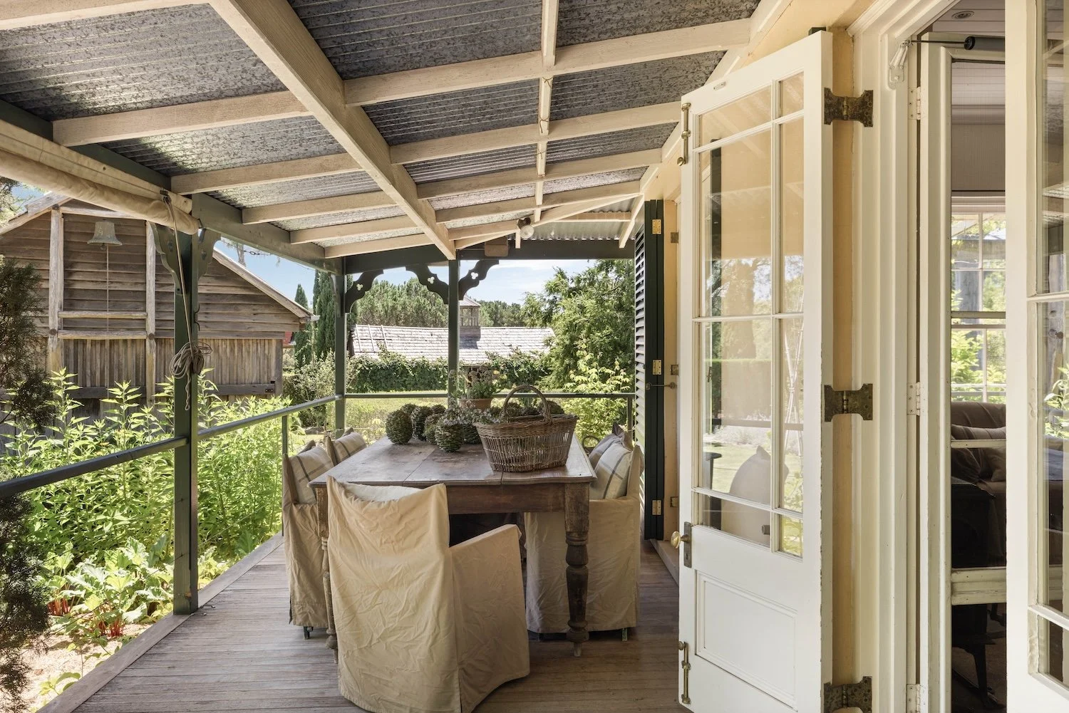 100-130-moores-way-glenmore-nsw-verandah.jpg