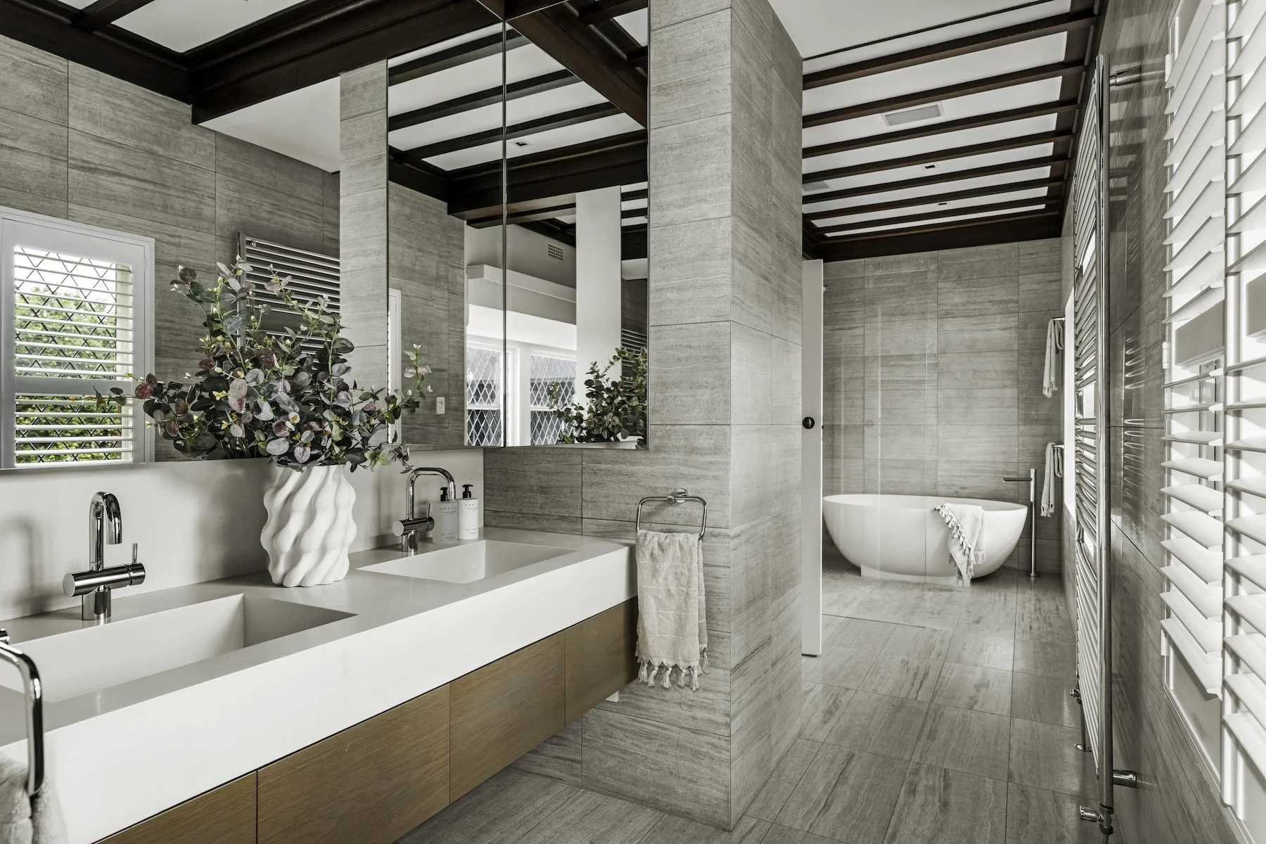 2-daracombe-avenue-kew-bathroom.jpg