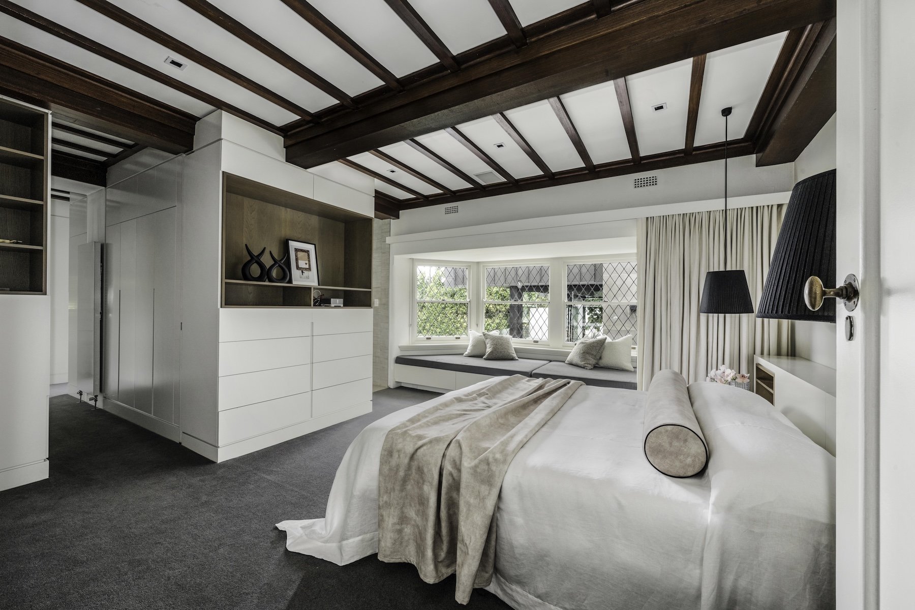 2-daracombe-avenue-kew-master-bedroom.jpg