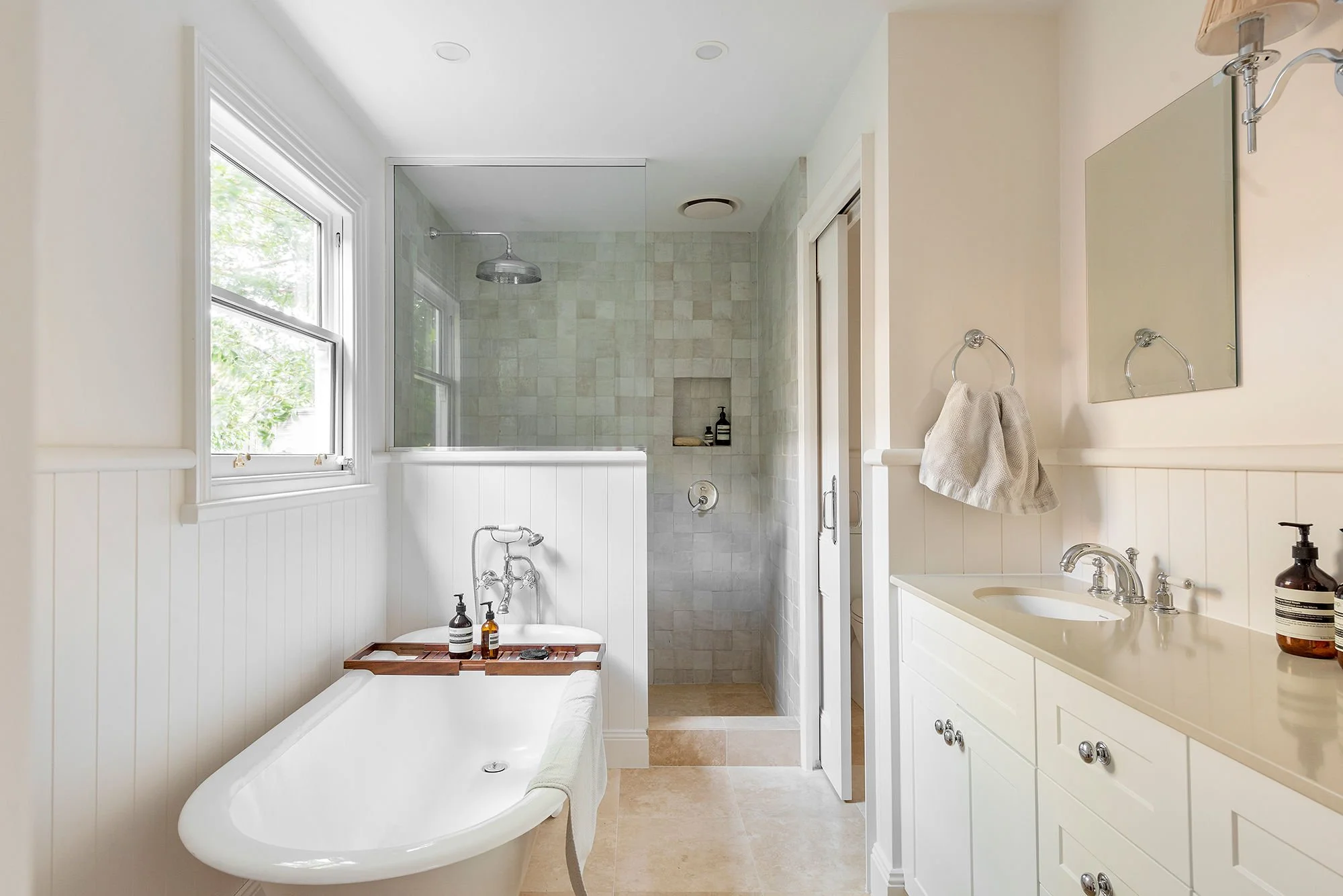 55-cambridge-road-bellerive-tasmania-for-sale-the-home-of-heritage-bath.jpg