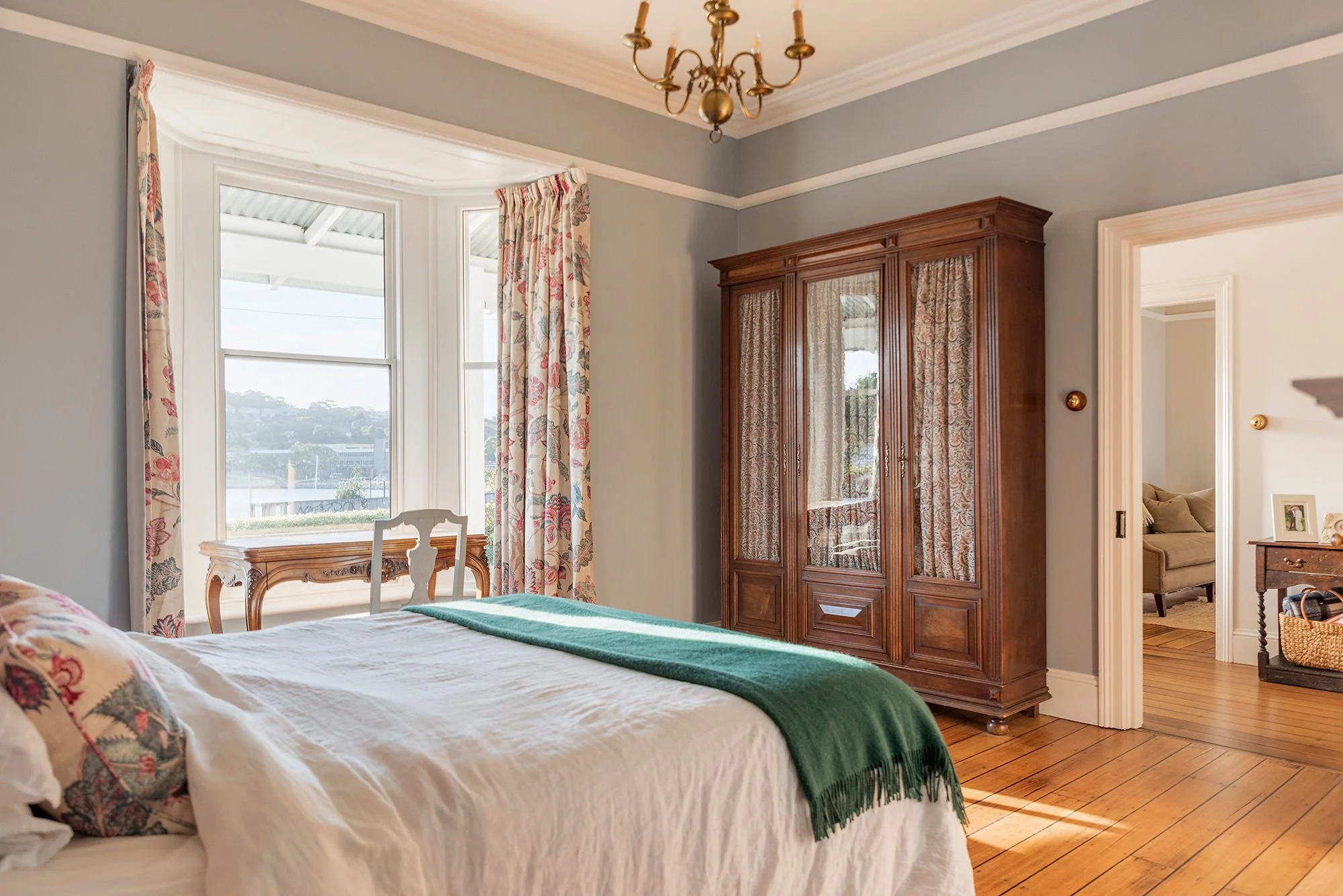 55-cambridge-road-bellerive-tasmania-for-sale-the-home-of-heritage-master-bedroom.jpg