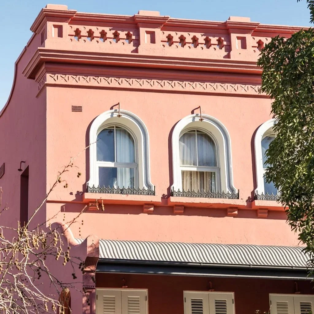 Medusa Hotel, 1875