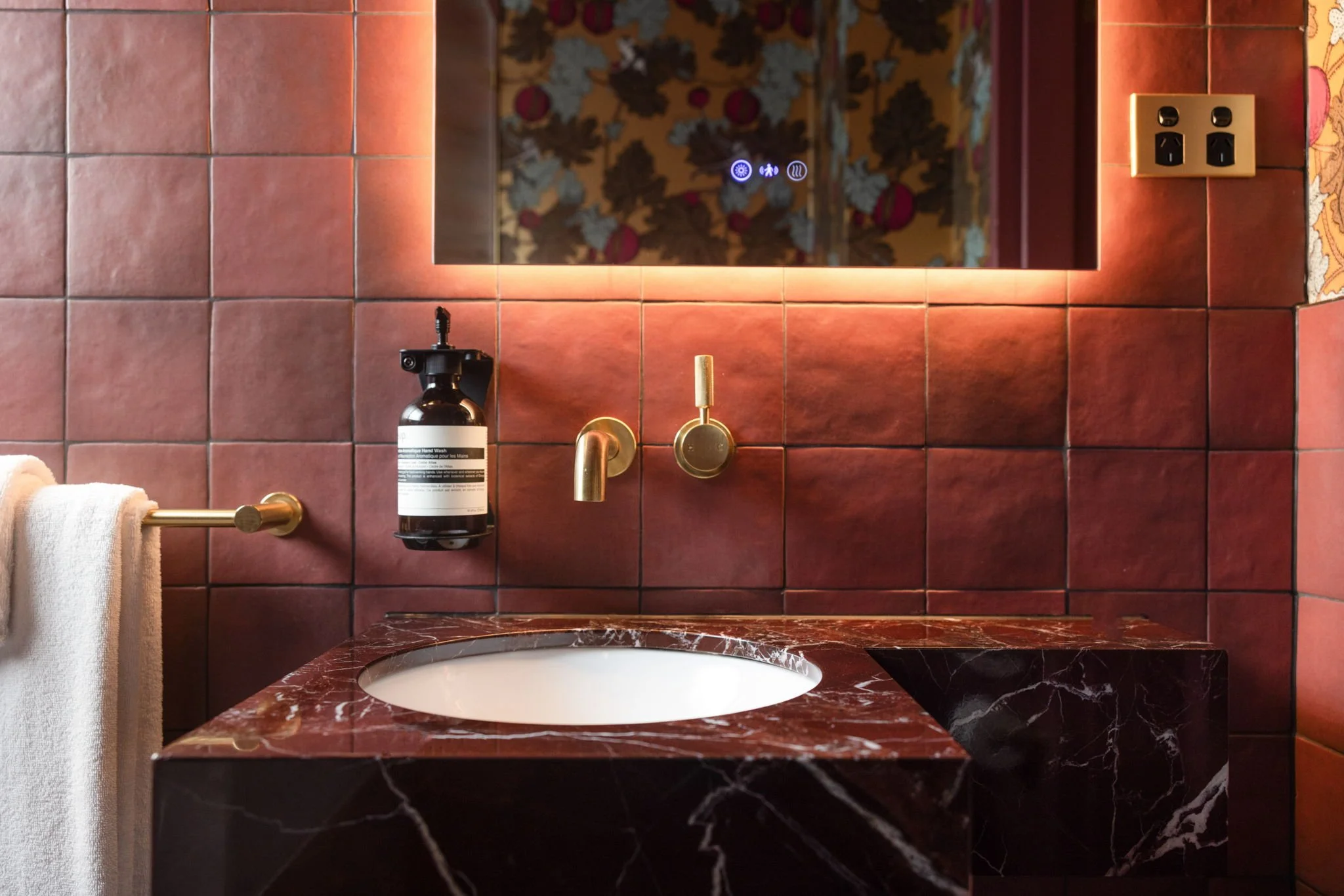 the-medusa-hotel-grand-velvet-luxury-boutique-the-home-of-heritage-sydney-bathroom-vanity.jpg