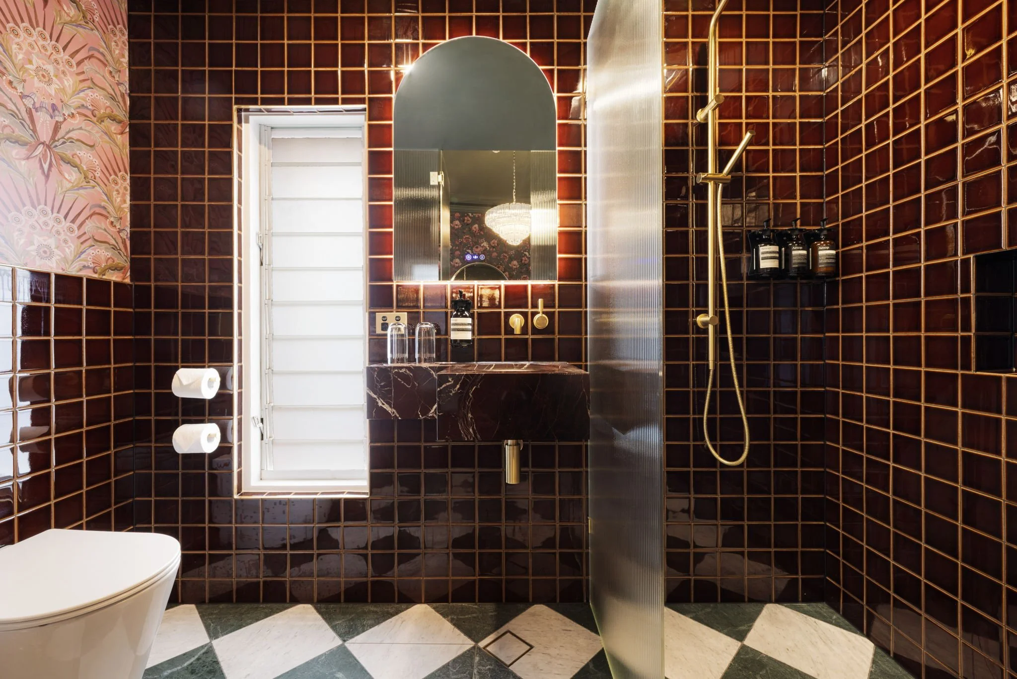 the-medusa-hotel-grand-velvet-luxury-boutique-the-home-of-heritage-sydney-ensuite-bathroom-suite.jpg