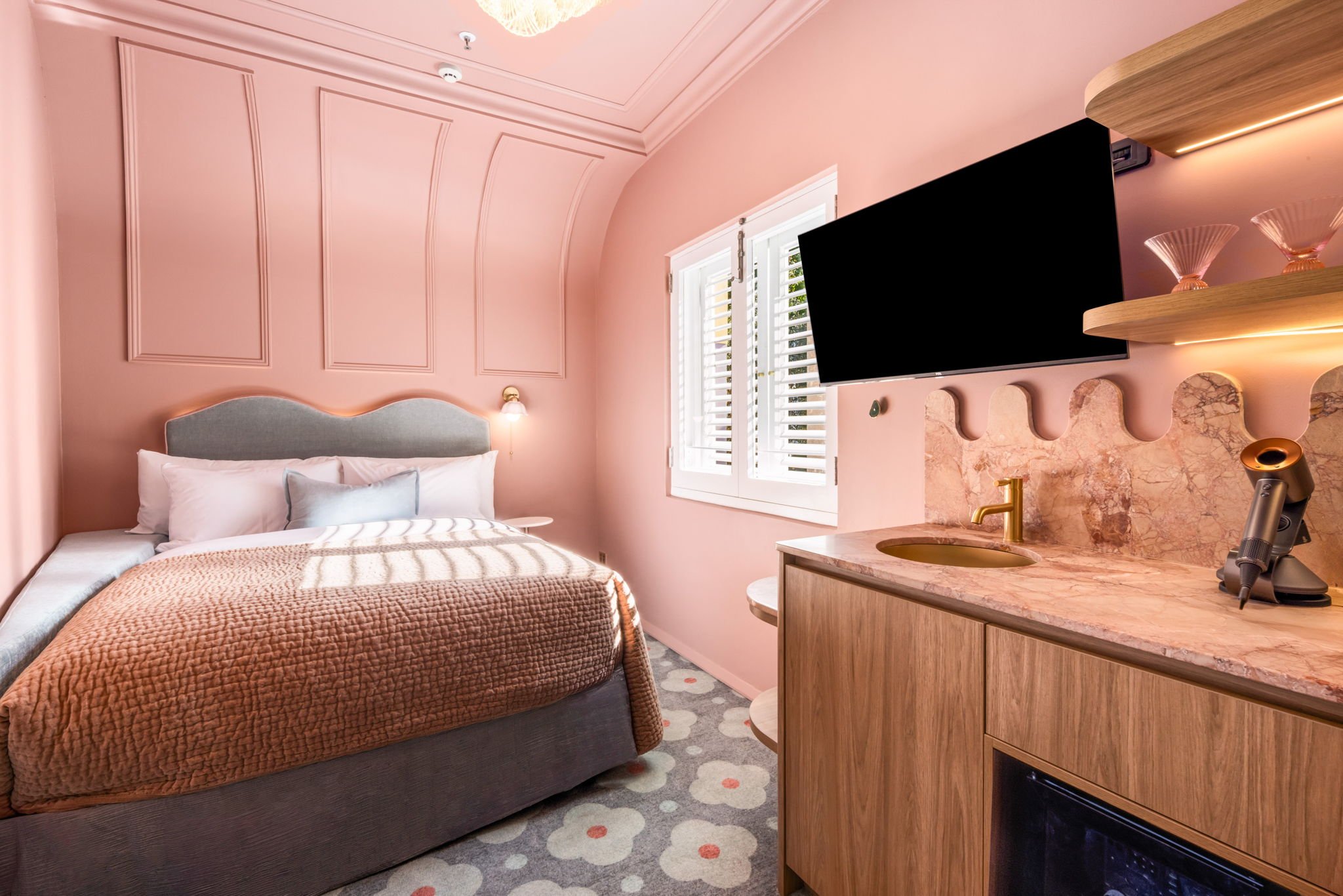 medusa-hotel-darlinghurst-sydney-luxury-boutique-historic-hotel-the-home-of-heritage-daydream-suite.jpg