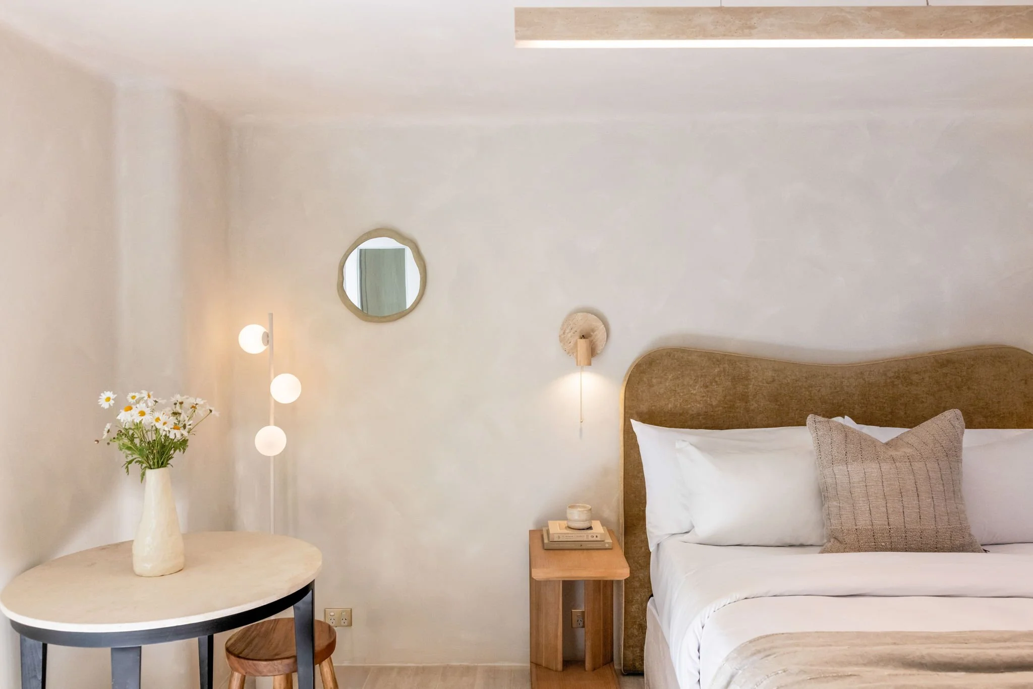 medusa-hotel-sydney-courtyard-cove-luxury-suite-interior-designer-bedroom.jpg