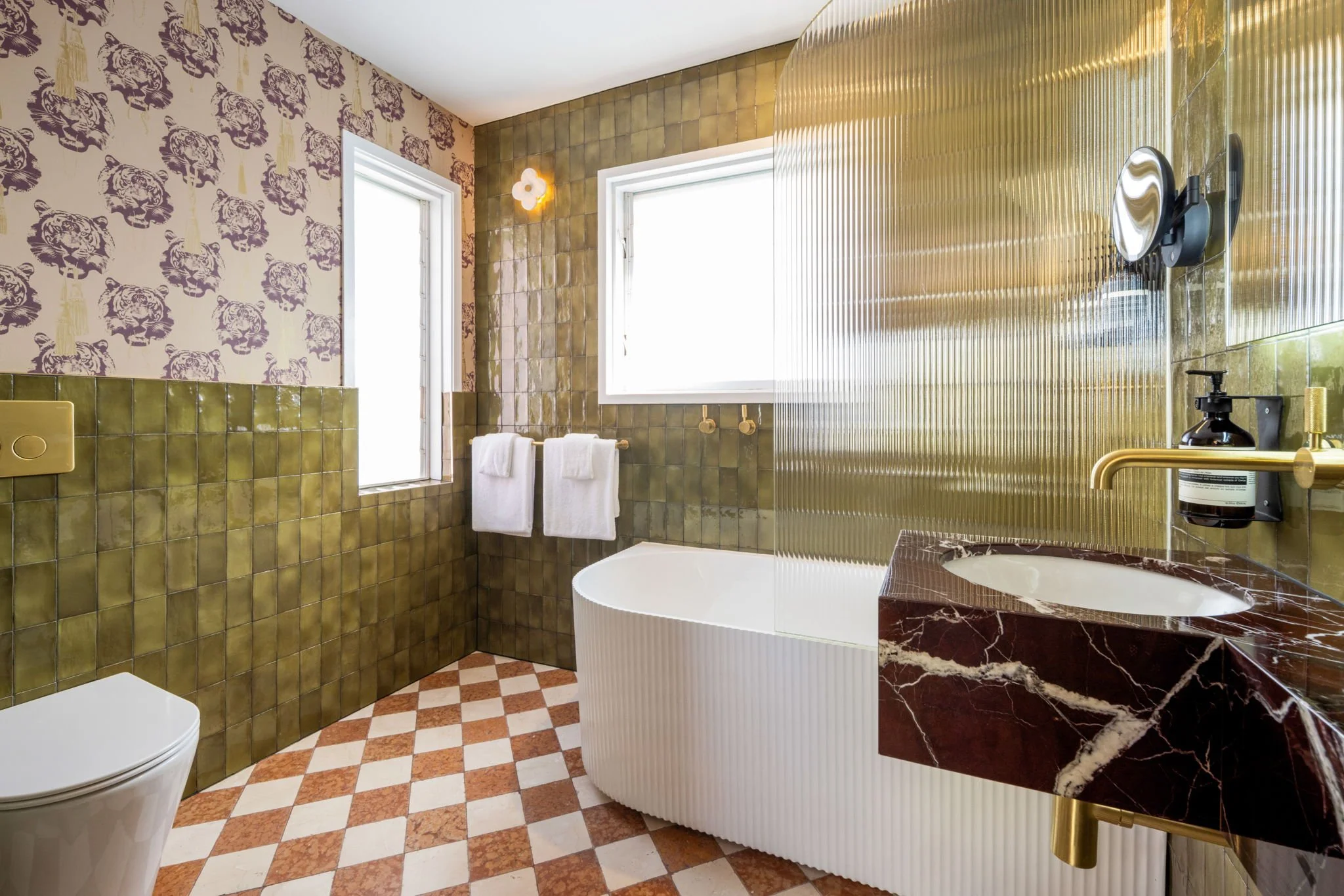 medusa-hotel-sydney-luxury-boutique-accommodation-marble-bathroom.jpg
