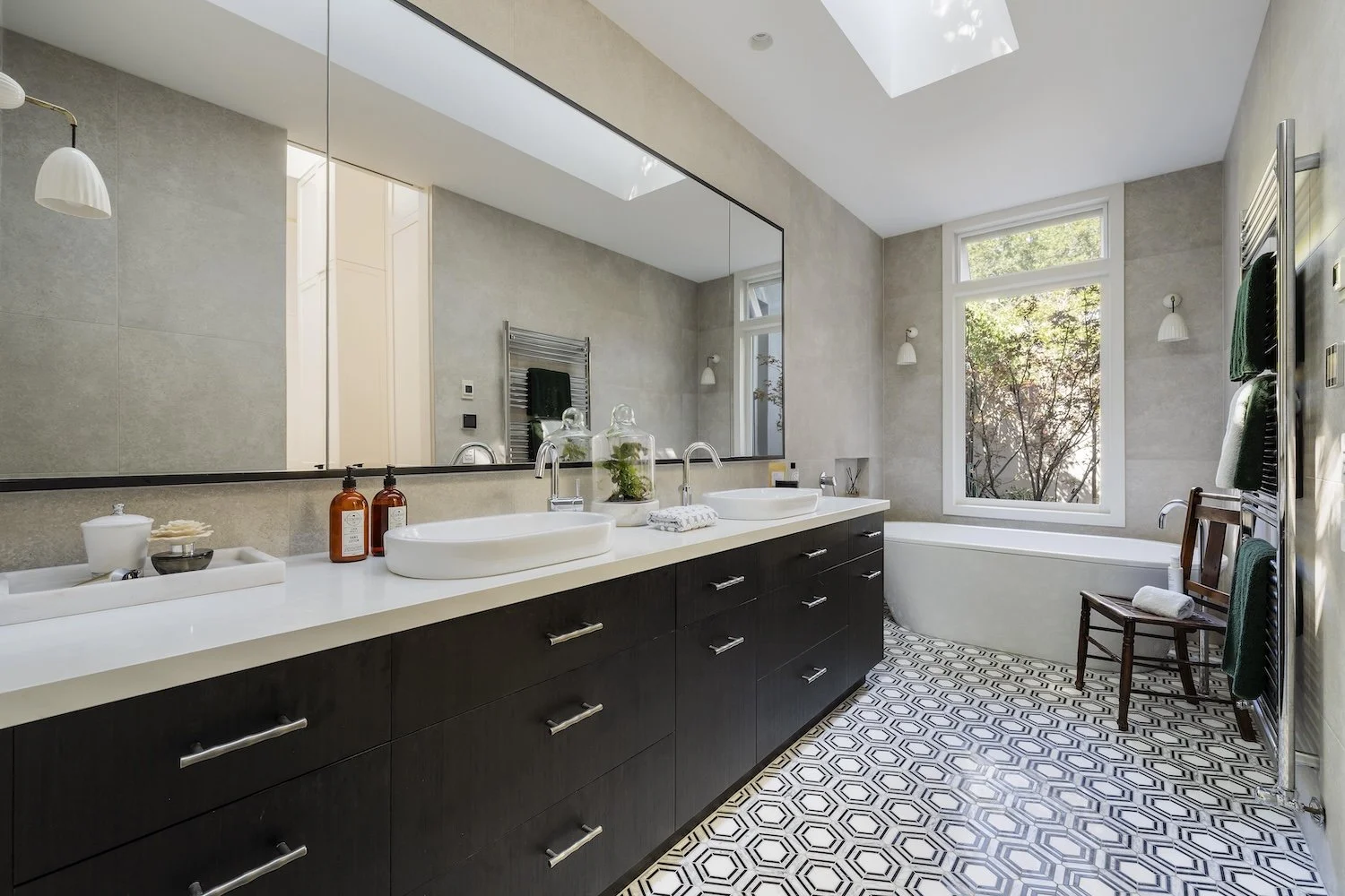 5-moore-street-hawthorn-vic-3122-for-sale-bathroom.jpg
