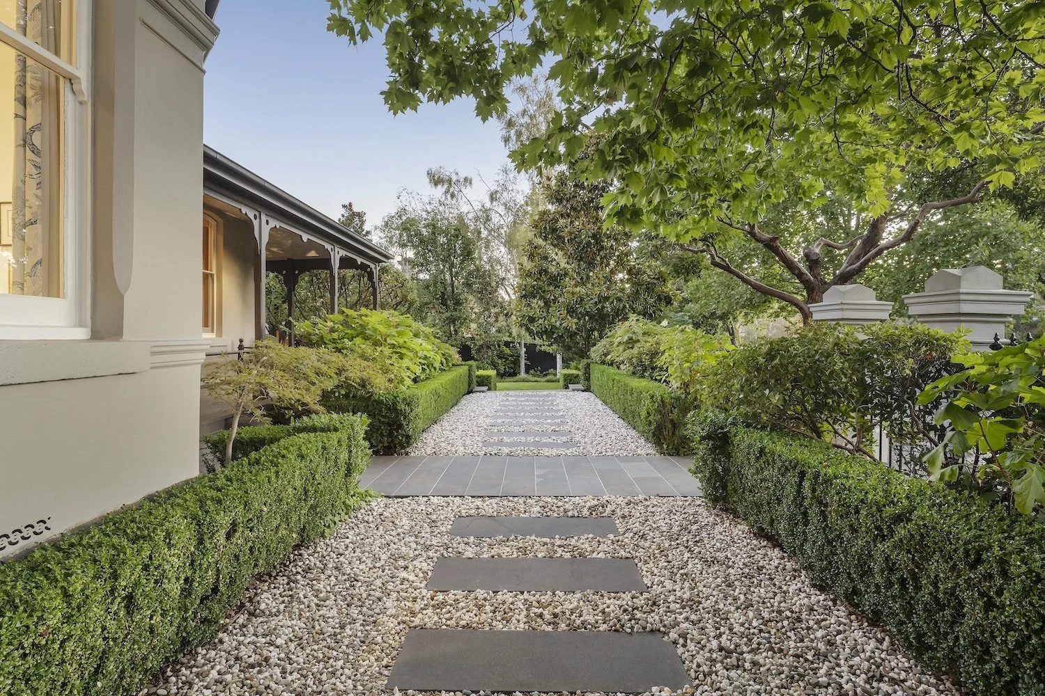 5-moore-street-hawthorn-vic-3122-for-sale-gardens.jpg